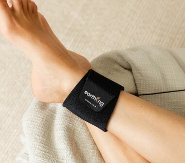 EARTHING&reg; Universele aardingsvoetband met krulsnoer (5m) voor voet, enkel, pols of arm, en EU aardingsstekker
